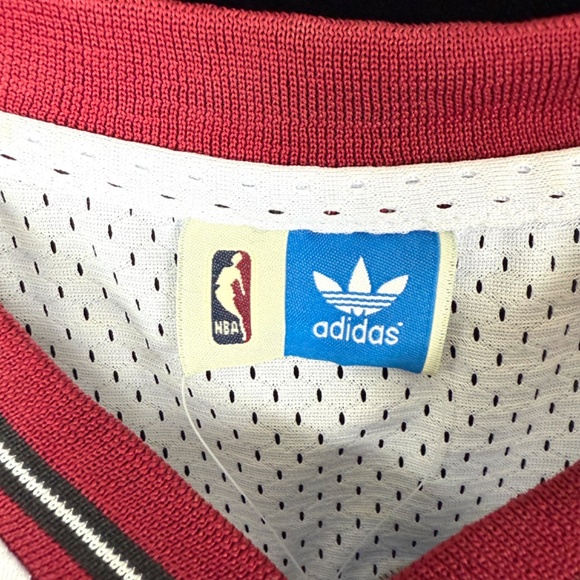 New wTag Addis Iverson 3 White Jersey M +2 Philadelphia 76ers Perfect Gift - Picture 9 of 13